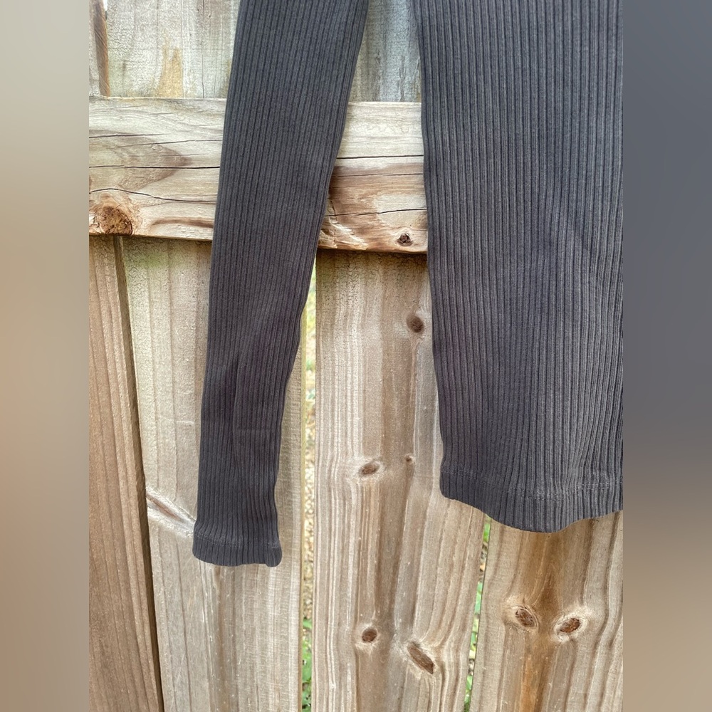 AGOLDE Tavi Deep V Neck Ribbed Long Sleeve Top - Picture 4 of 6